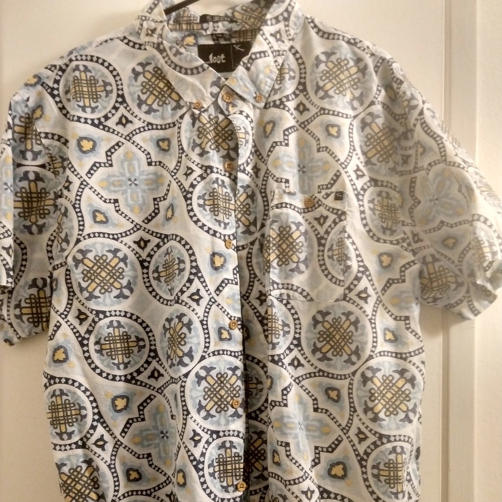 LOST Surf  button up shirt used